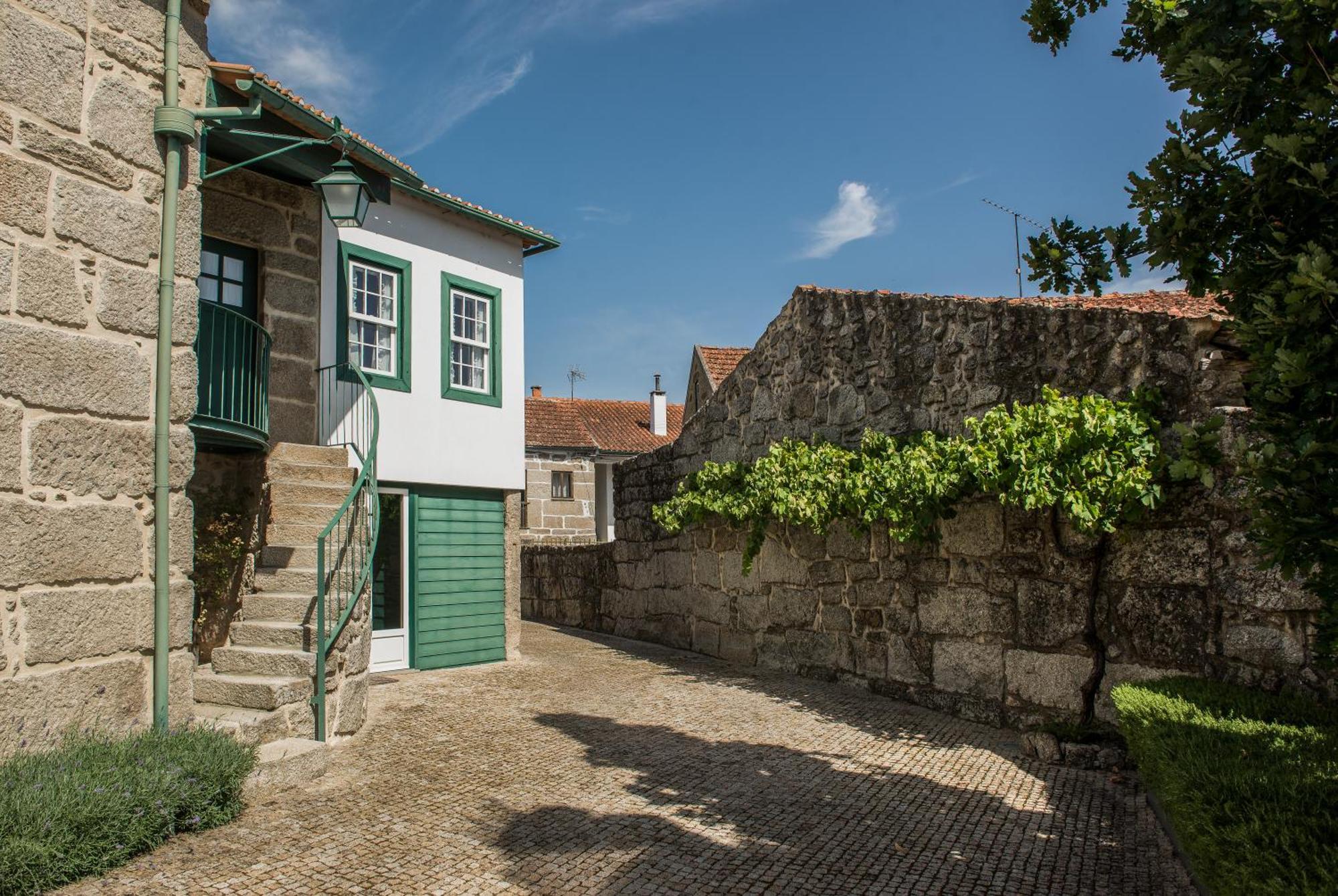 Отель Casas Do Lupo Нелаш Экстерьер фото